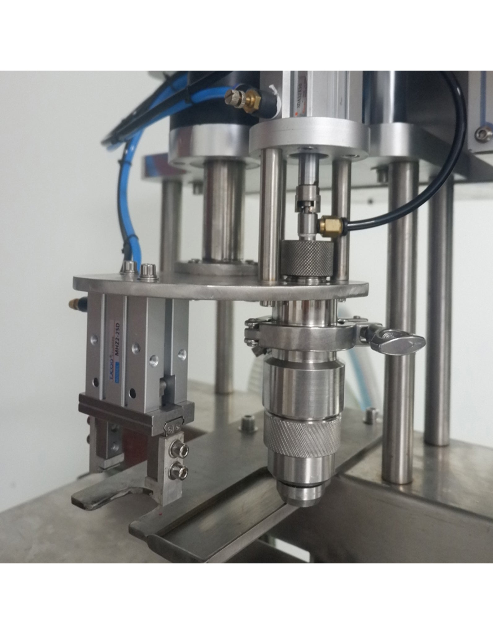 Automatic Bag in Box BIB Liquid Filling and Capping Machine